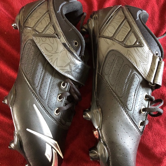 NWT Reebok Mens Cleats sz 11 - Picture 2 of 7